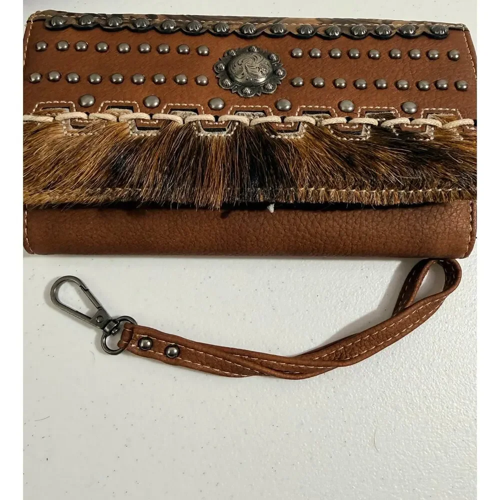 Trinity Ranch Wallet/wristlet NWT Hair-on Cowhide, Western Tooling, Concho